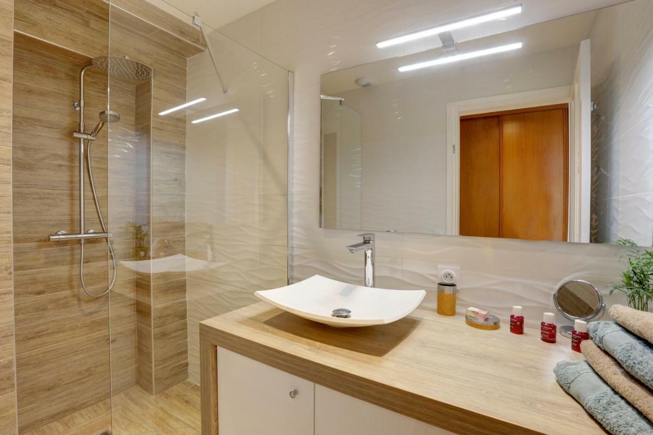 L'amandine ,45 M2 Terrasse Et Garage Centre *